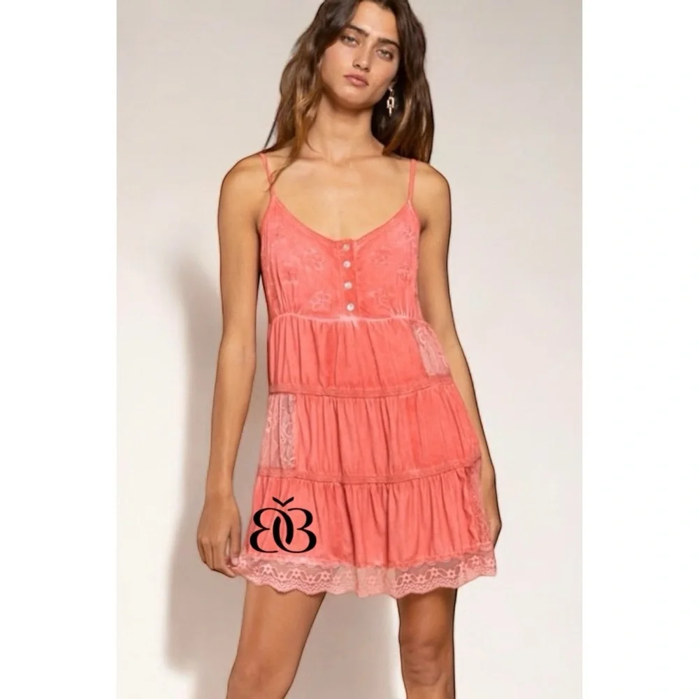 POL Candy Apple Floral Embroidered Lace Inset Tiered Tunic Top - Picture 2 of 11